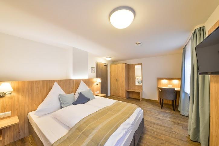 Hotel Chiemseefischer 2*